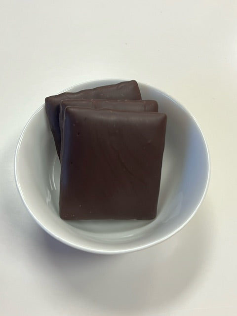 Chocolate Dipped Graham Crackers image 1